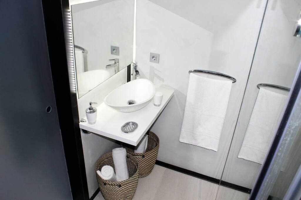 Apartamento Con Diseno Moderno Y Piscina 塔乌里托 外观 照片