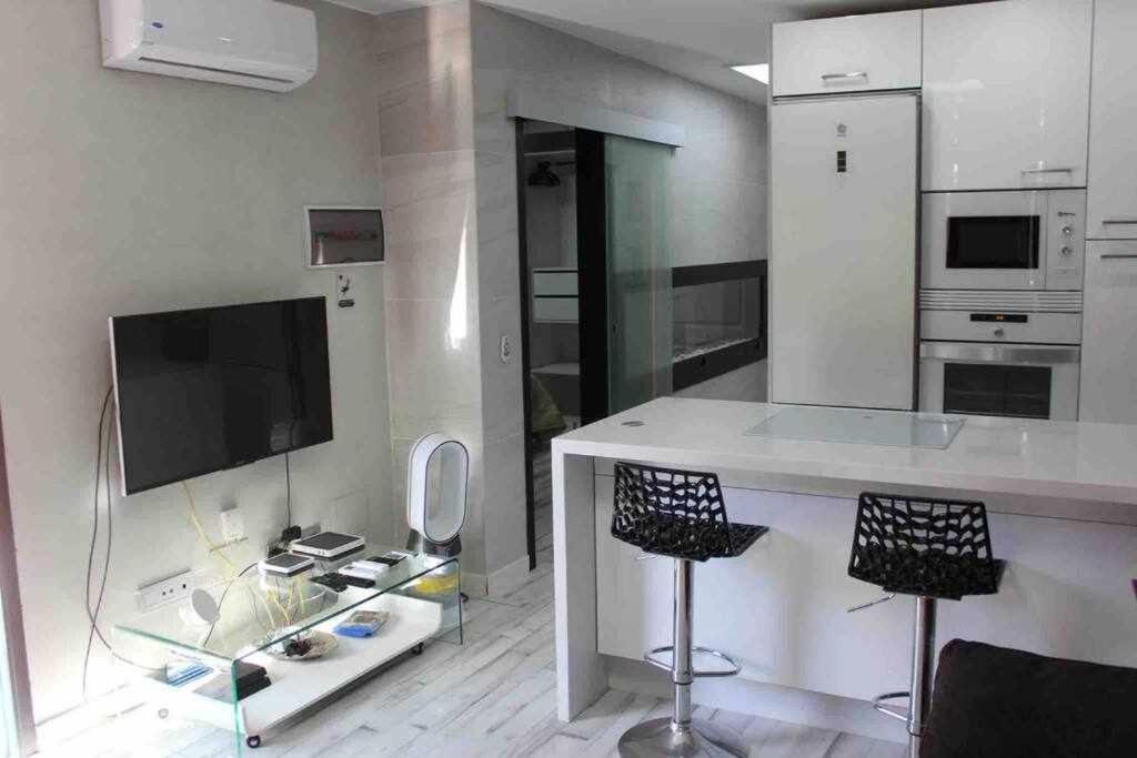 Apartamento Con Diseno Moderno Y Piscina 塔乌里托 外观 照片