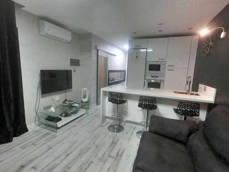 Apartamento Con Diseno Moderno Y Piscina 塔乌里托 外观 照片